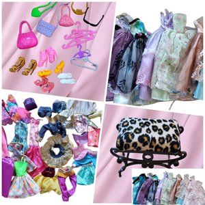 🐺GONE!🐺Lot of Barbie Clothes and accessories from vintage to modern.